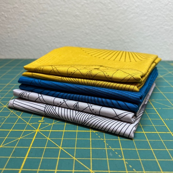 Guicy Guice Other - Quilting cotton - vibrant panels from Quantum by Guicy Guice